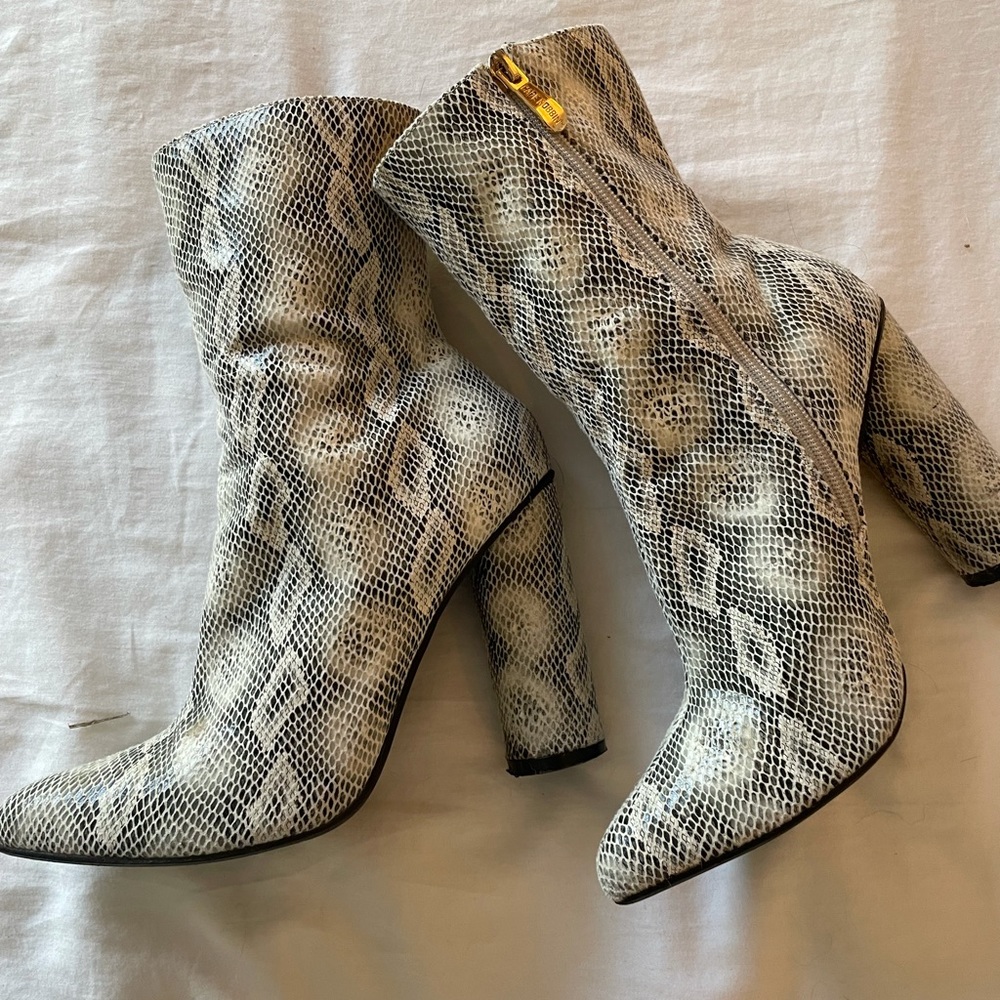 Snake booties